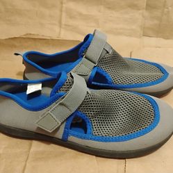 Boys Water Shoes  Wonder Nation Size 4 - 5
