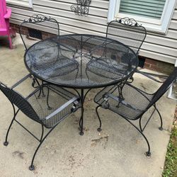 Wrought Iron Patio/Pool/Outdoors 5Pc Table & Chairs Vintage 1950’s