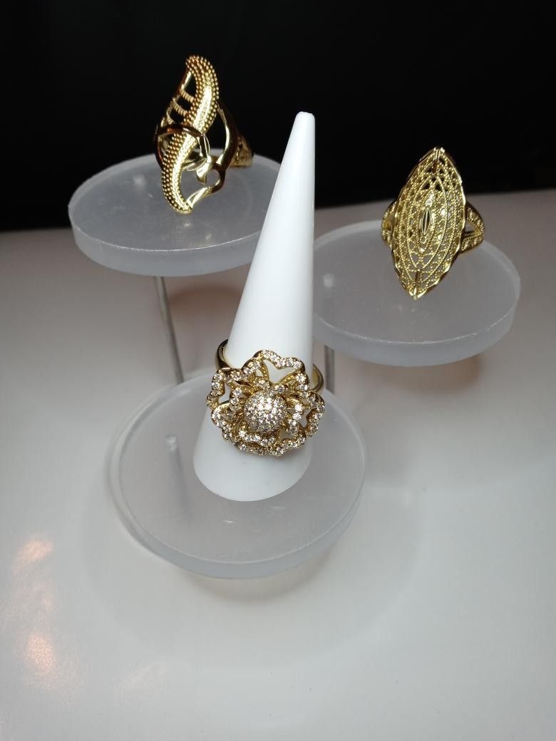 Beautiful Rings Size..9... 14K gold laminated High Quality 25$ Each