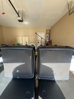 PAR DE MEDIOS MACKIE 12s POWERED