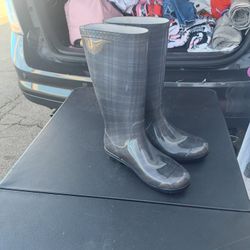 UGG RAIN BOOTS  Size 7