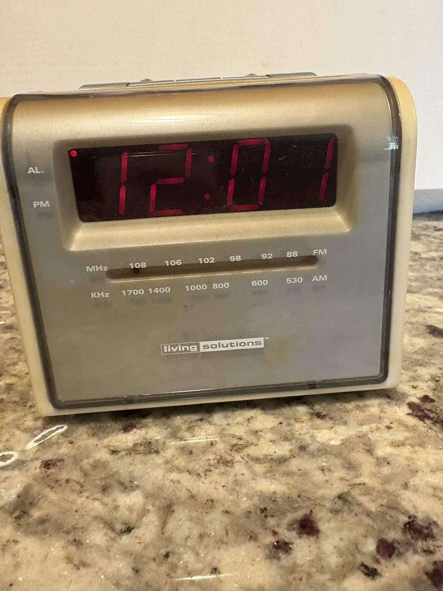 Own a Piece of Nostalgia: Working Vintage Living Solutions Cube Clock Radio for Collectors & Props! ✨