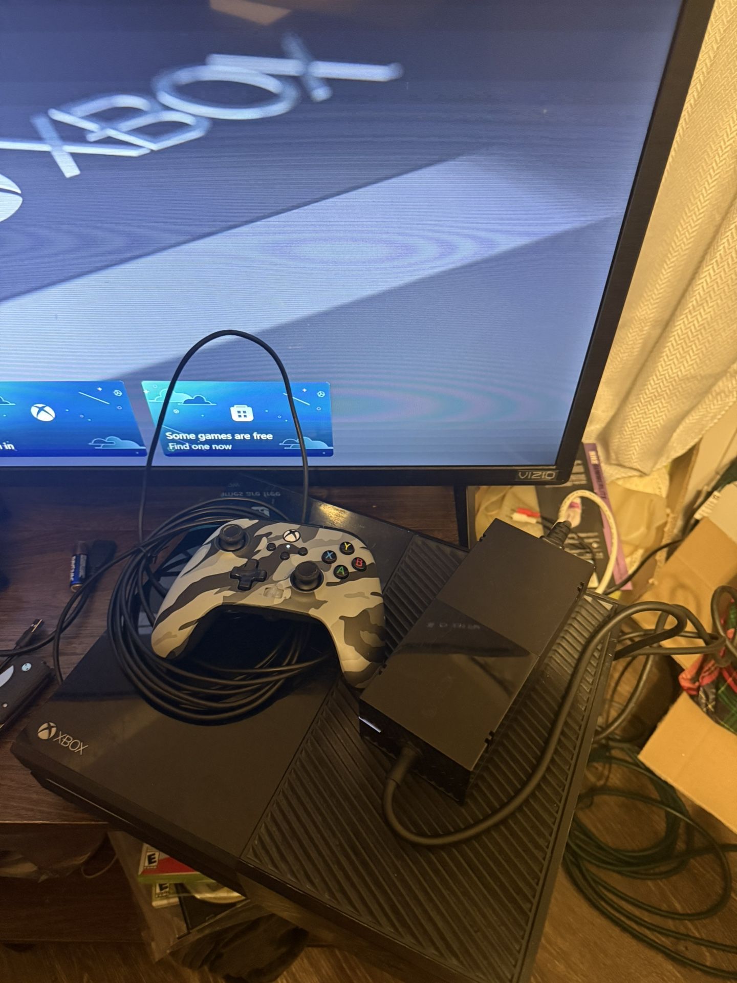 XBOX ONE game system digital only with 1 wired controller READ!