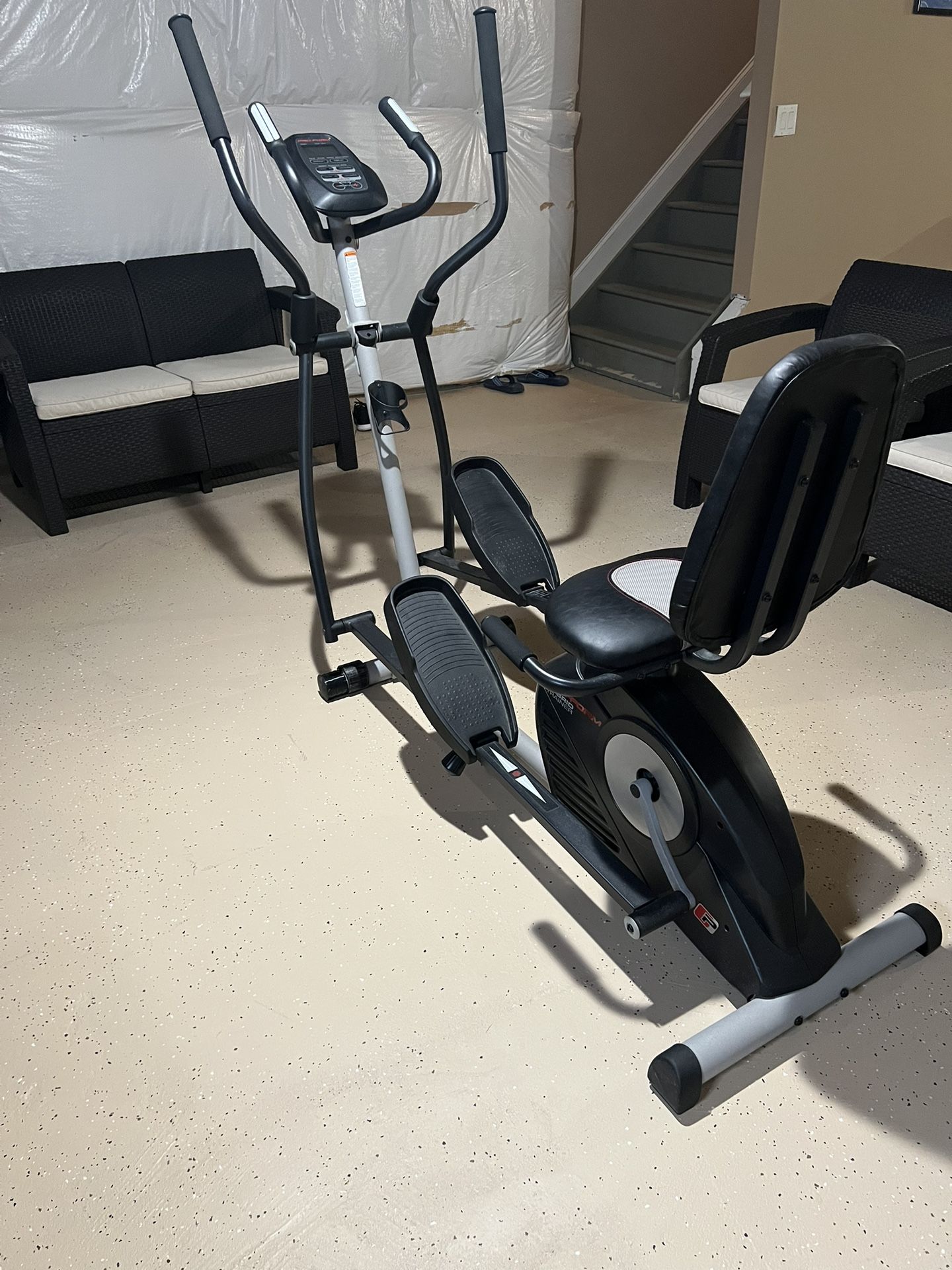 PROFORM - HYBRID TRAINER 2-IN-1 ELLIPTICAL & RECUMBENT BIKE.
