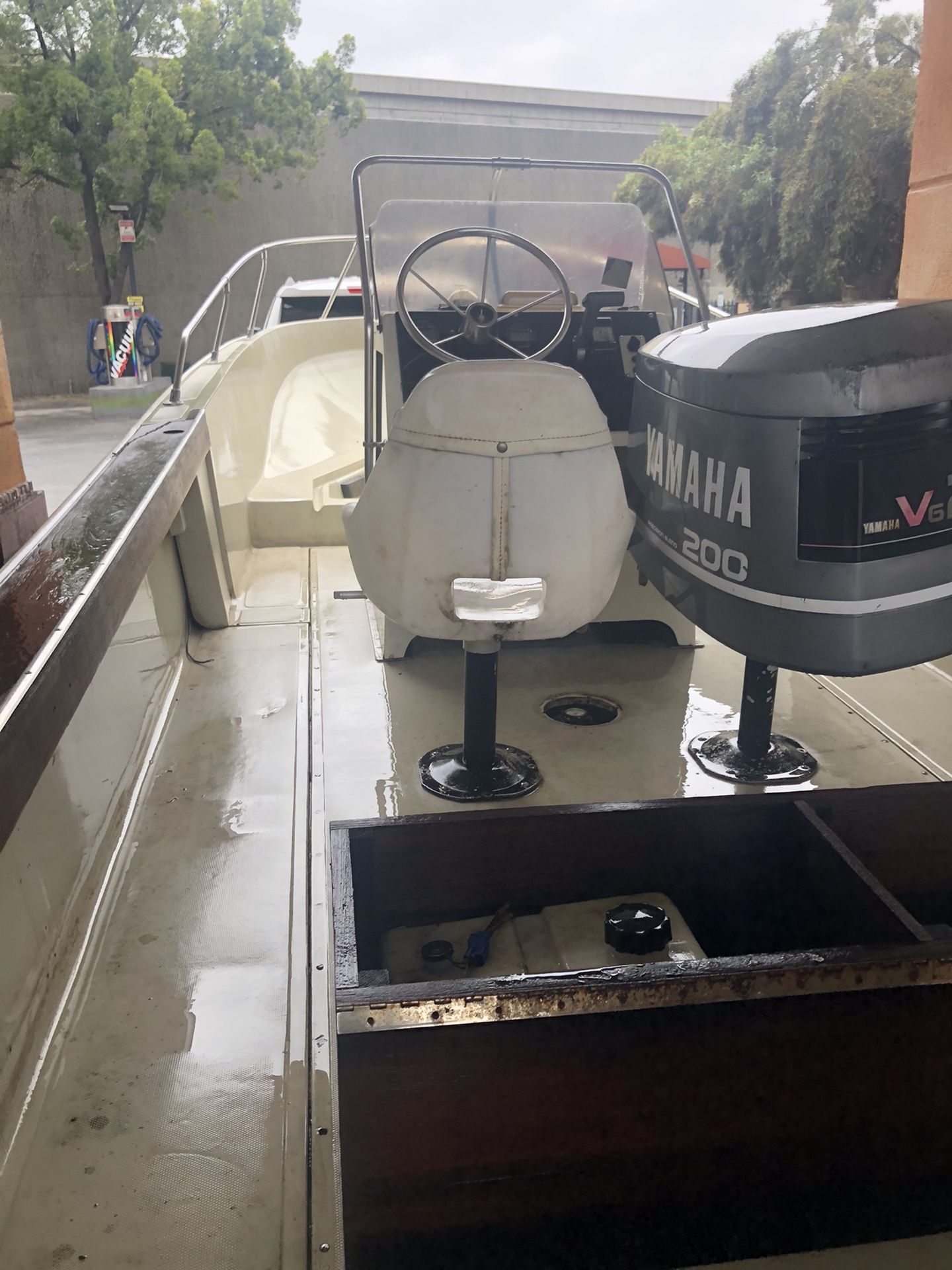 20’ Boston Whaler Outrage Center Console Clean for Sale in Irvine, CA