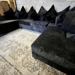 🔥 New! 411 Black Double-Chaise Sectional — Only $1649! 🔥