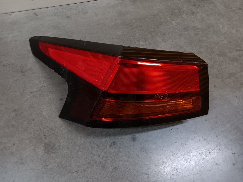 Nissan Altima Taillight