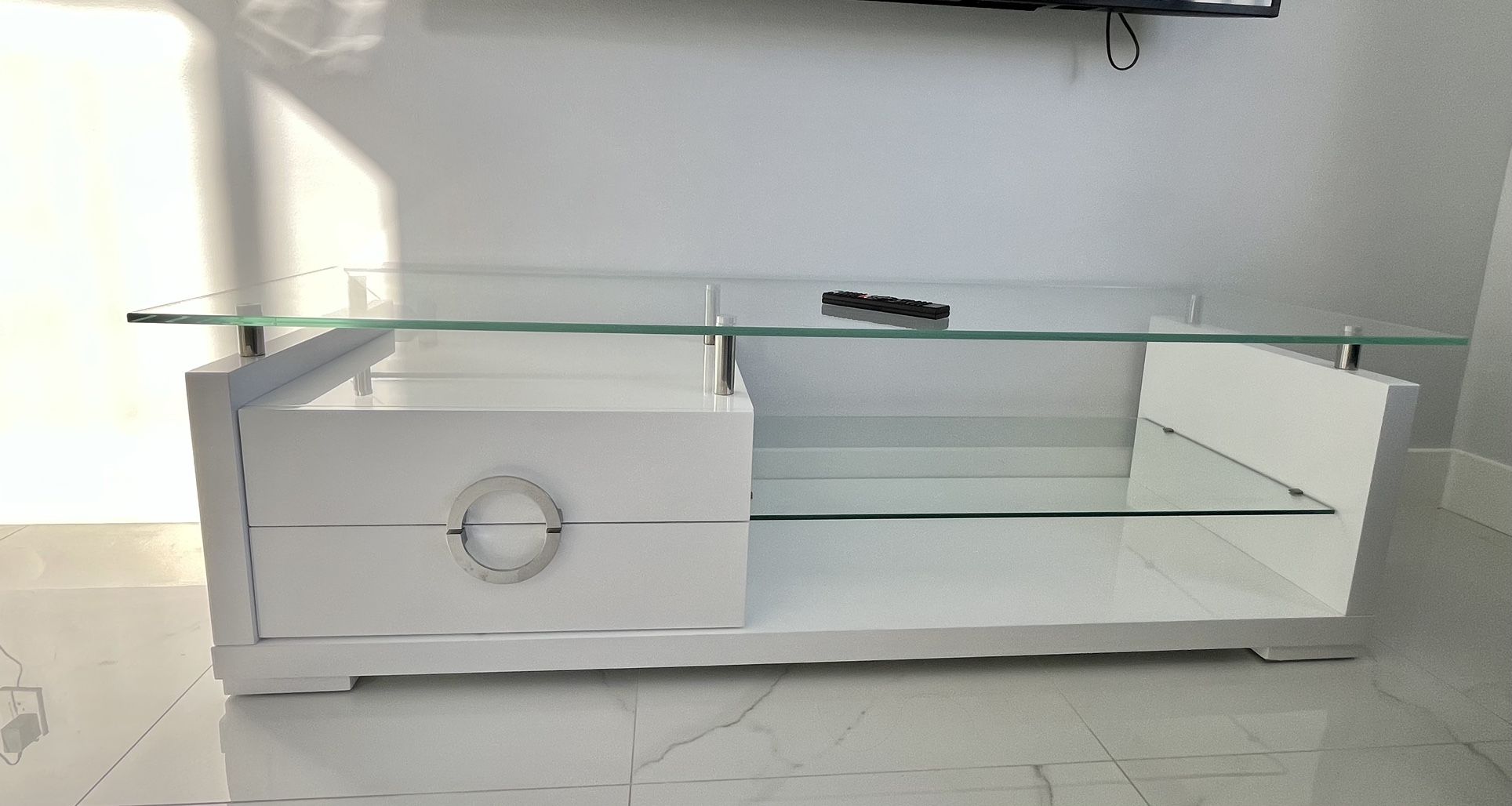 Modern TV Stand – Sleek and Functional Design