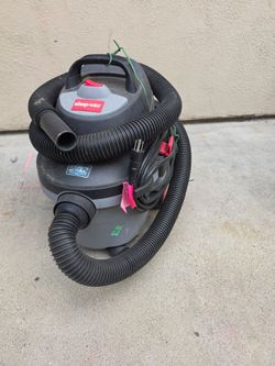 Shop Vac 4 Gallon 5.5 HP Vacuum Cleaner
