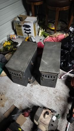 I had two animal break boxes right big ones the lid comes off both 50 each