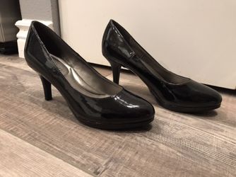 Kelly & Katie black heels size