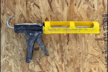 Newborn Model 250 Professional Caulking Gun – Heavy Duty