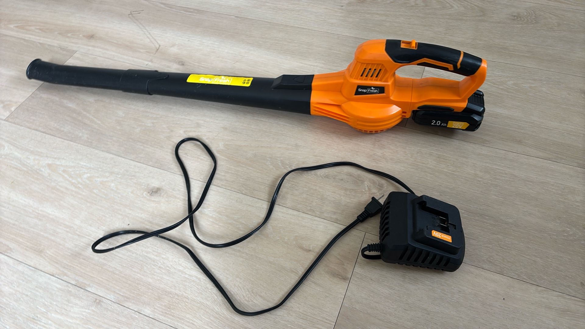 Snap Fresh Leaf Blower