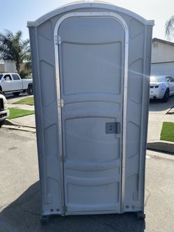 Porta Potty/ Portable Restroom