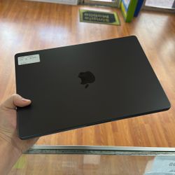 2025 MacBook Pro 14” M5 16gb 512ssd 