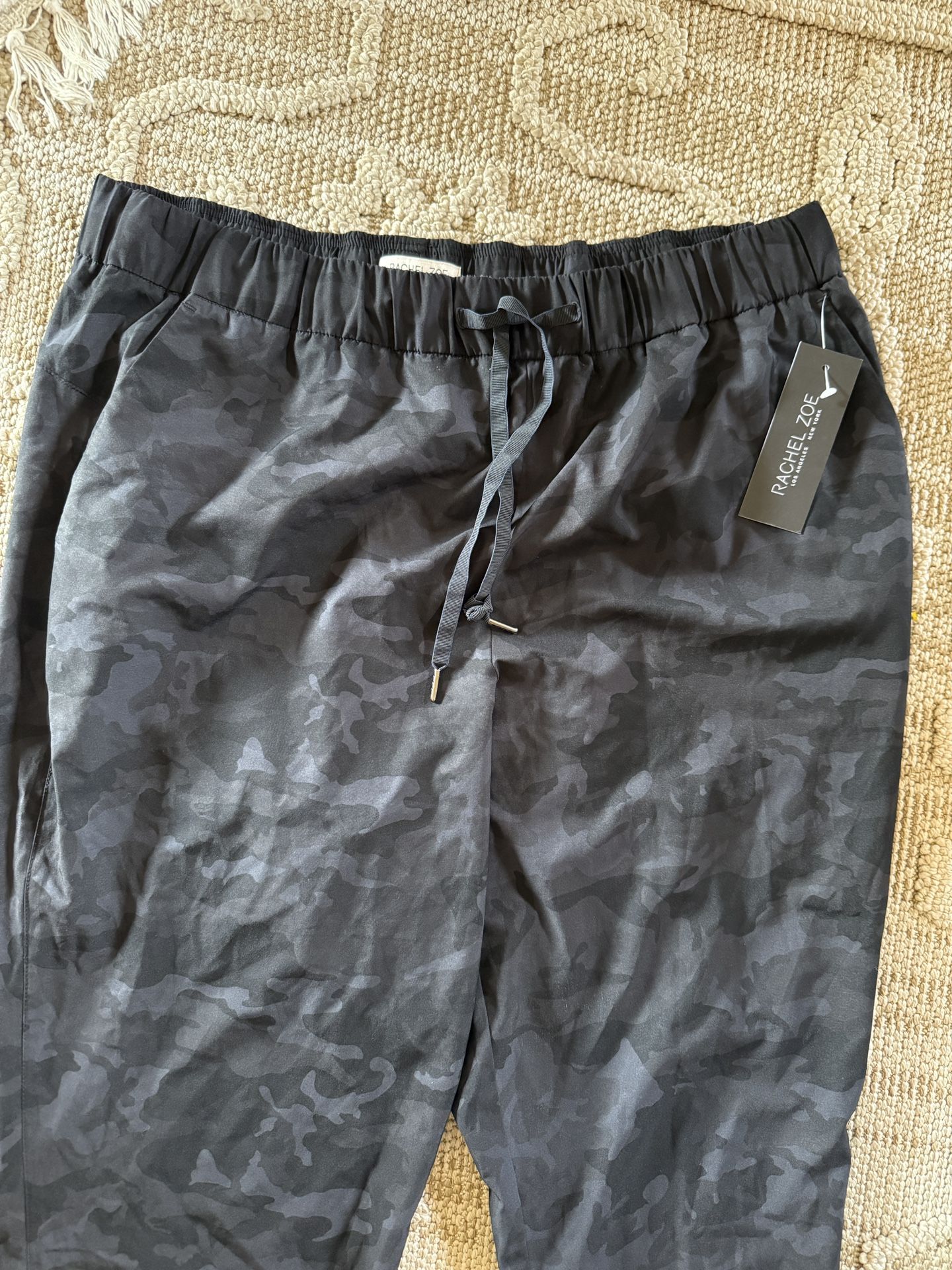 NEW Rachel Zoe Women’s 1X (Plus) Black Camo Casual Pants Pull On Elastic jogger Plus Size