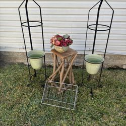 Metal and wood plants stand/NOT SELLING SEPARATE 
