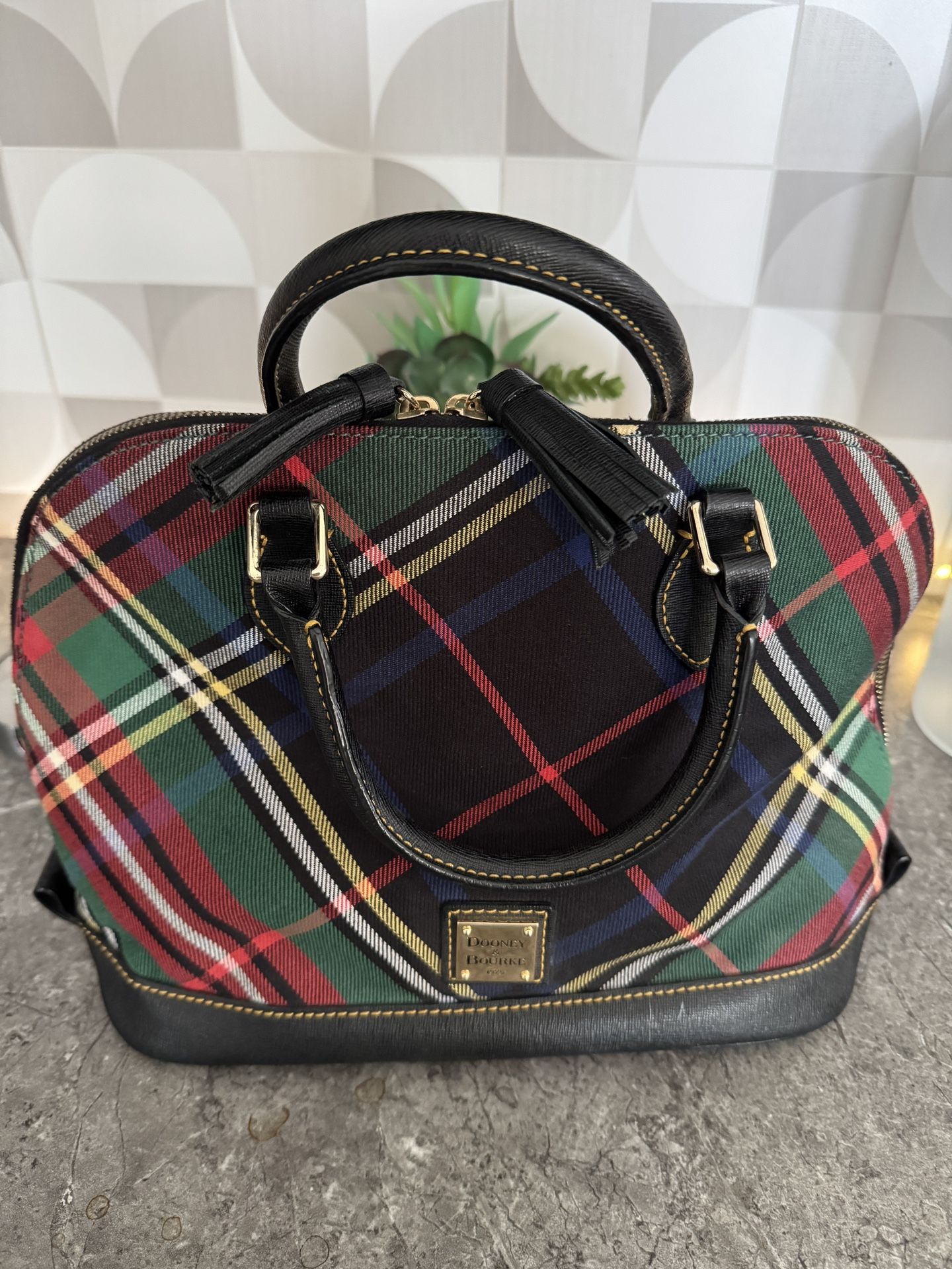 Authentic Dooney & Bourke Bag w/ Wallet