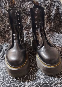 DC martens air wair boots size 7 women's