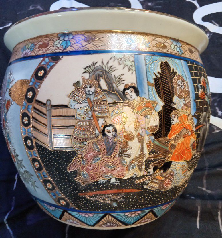 Antique Chinese Porcelain Fish Bowl 