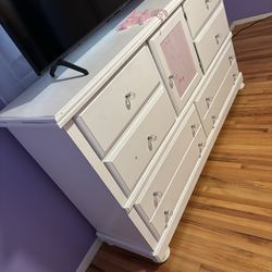 Dresser/night stand