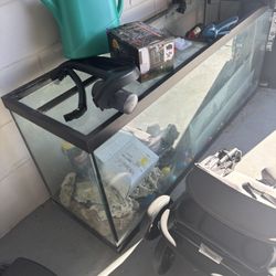 125 Lbs Fish Tank/w Pump