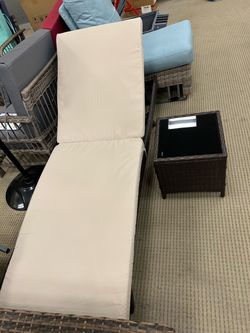 Outdoor Chaise Lounge - Pamapic Wicker with Side Table - New