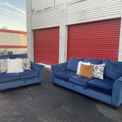 Like new blue couch set (free delivery)