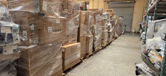 ** Pallet de 7 pies de altura de Amazon ** ** Amazon Pallets 7 feet-tall**