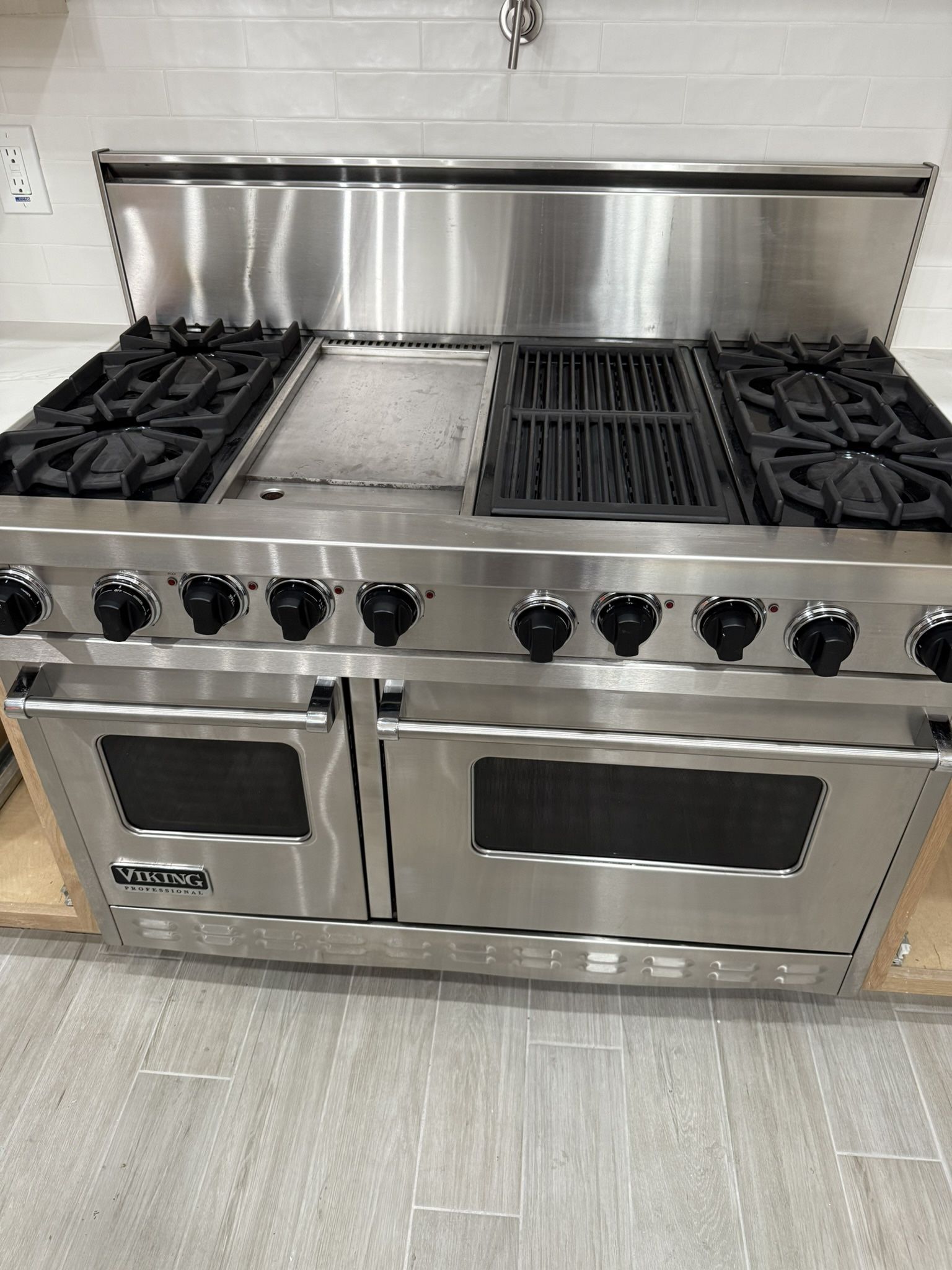 Viking 48-inch Dual-Fuel Range