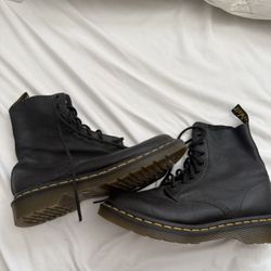 DR. Martens 