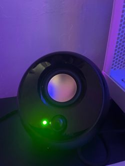 Creative Pebble  Round Desktop Speaker with LED Light