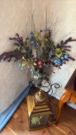 Flowers In A Stunning Chinese Antique Vase