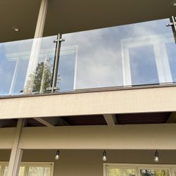 Tempered Glass & Metal Railing