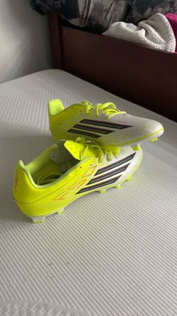 F50 adidas Size 8 soccer shoes cash only