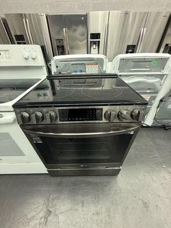 LG ThinQ Electric Range with Glass Cooktop ( Cocina )