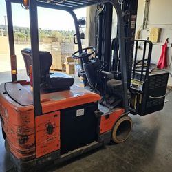 Toyota Electric Forklift W/ Free Battery Charger 5000lb 