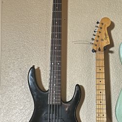 Fender 5 String Bass Guitar