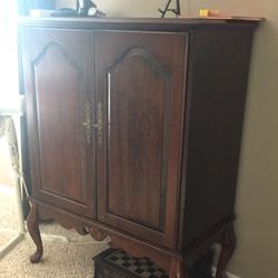 chest / dresser