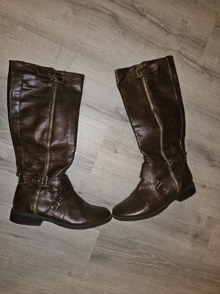 GUESS CHOCOLATE BROWN BOOTS SIZE 8