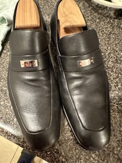 Gucci men black 9.5 shoes 