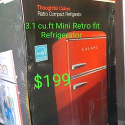 3.1 Cu.Ft Mini Retro Refrigerator In Red
