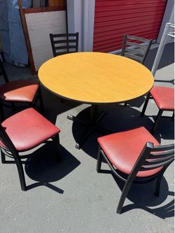 Dinning table with 6 chairs / mesa con 6 sillas