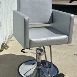 SILVER  STYLING CHAIR