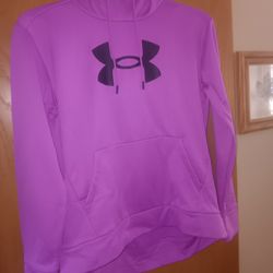 Women's Size Medium,  Under Armour Hooded Sweatshirt 