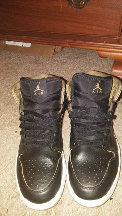 Jordan 1 fly high mid back/gold