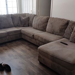 Grey Sectional With Chaise Lounge 