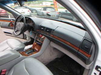 1992 Mercedes-Benz 400-Class Thumbnail