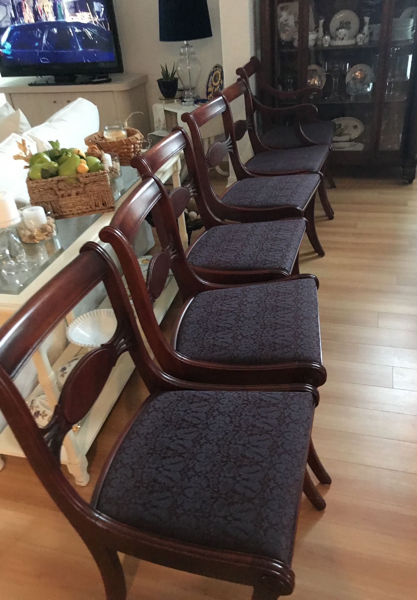 6 Duncan Phyfe chairs- 5 side,1 with arms