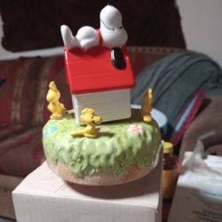 Snoopy Music Box